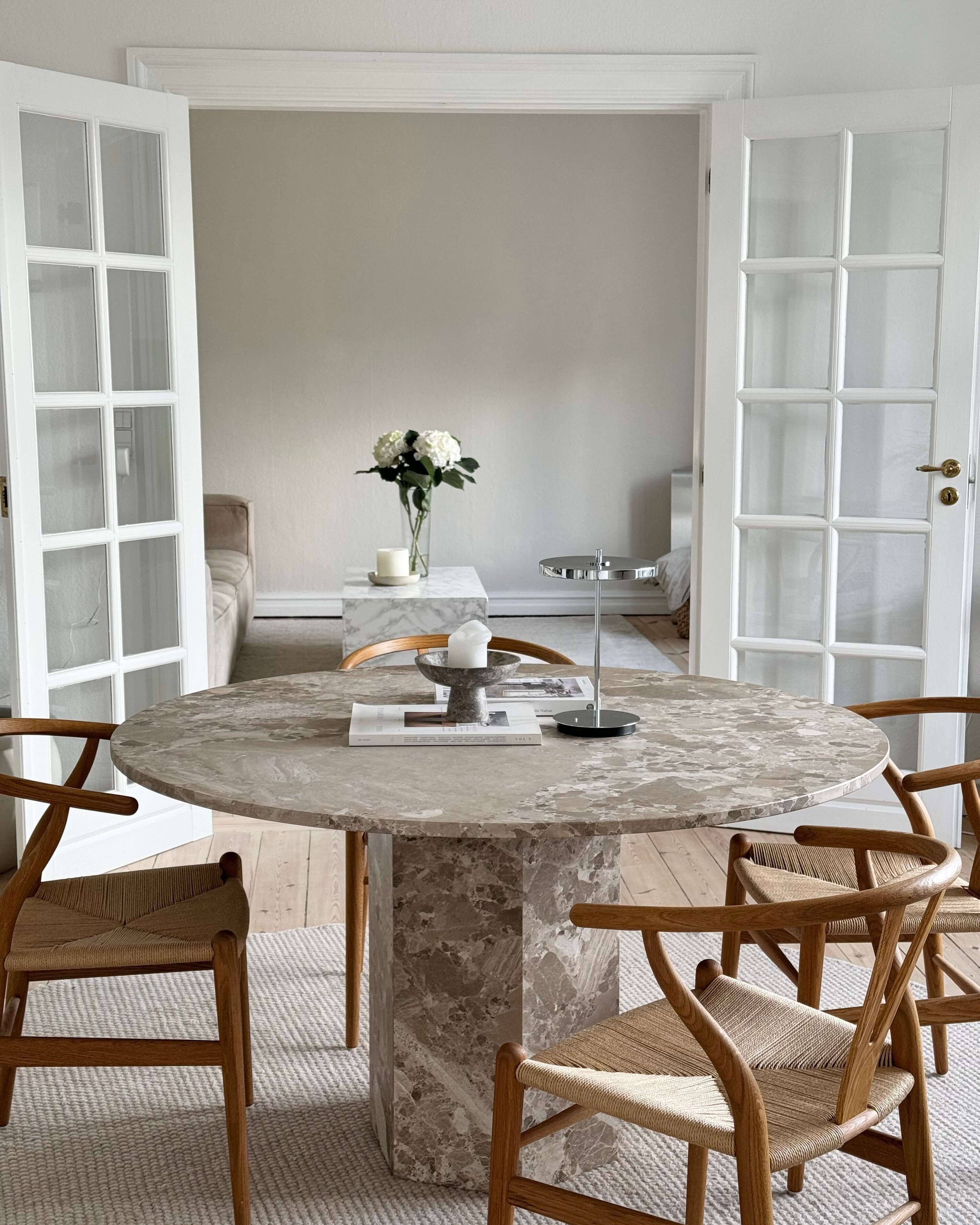 Skandinavisk minimalisme: sådan skaber du et lyst og roligt hjem